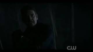 Batwoman1x16 Alice helps her father