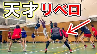 (Volleyball match) She is a genius libero.