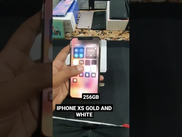 APPLE IPHONE XS GOLD AND WHITE..(256GB)