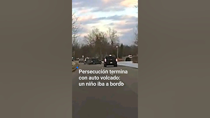 Auto con un niño abordo vuelca al intentar huir de una persecución