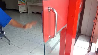 Cara pasang handle C pada pintu tampert