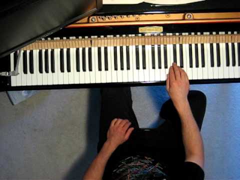 A way of playing clusters on the piano