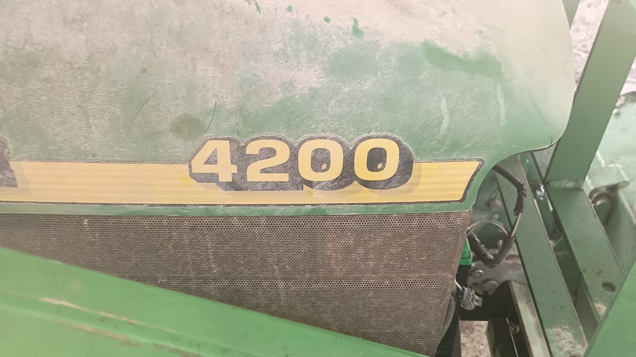 W.B.P #8 John Deere 4200 rear axle seal removal part 1 - Nitro RC