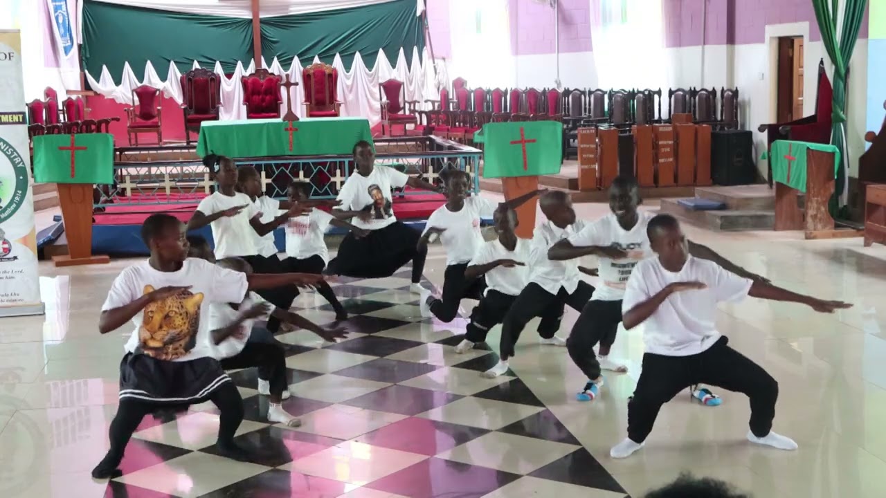Khabukoshe parish modern dance. 