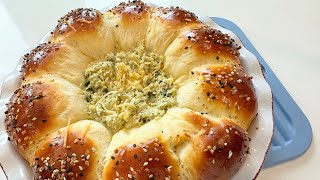 BEST APPETIZER- Pull Apart Challah with Spinach Artichoke Dip! #challah #partyfood #appetizer #dip
