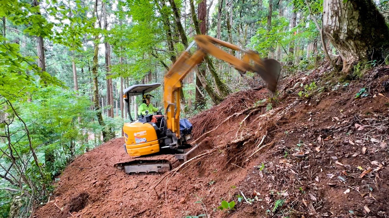 【重機】山の中で道作り始めました。