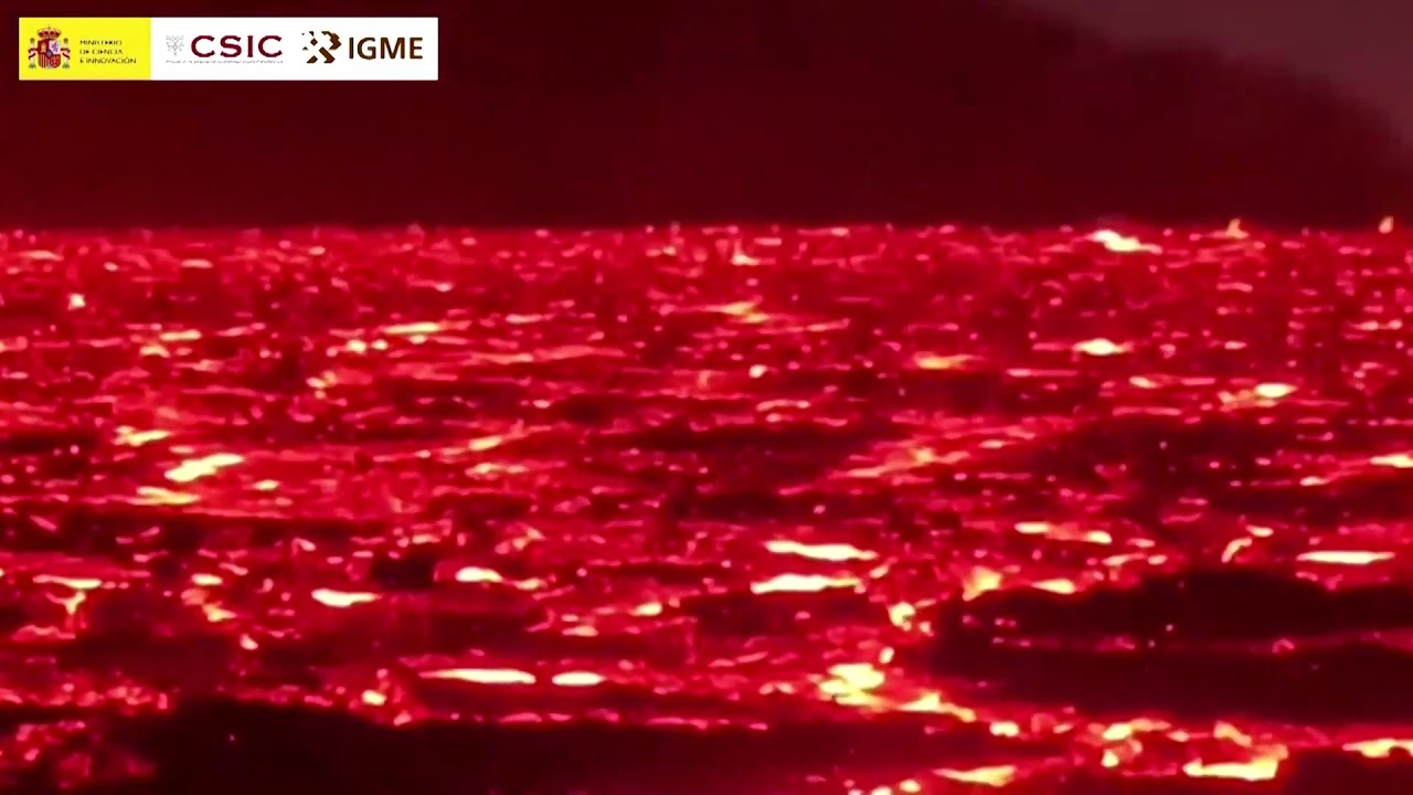 Spanish scientists take red-hot lava samples