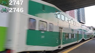 (2 Bike Cars 2747 & 2746) GO 7433 - 308 With 660 At Danforth 