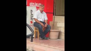 Bu Adam Nereye Bakıyor :)
