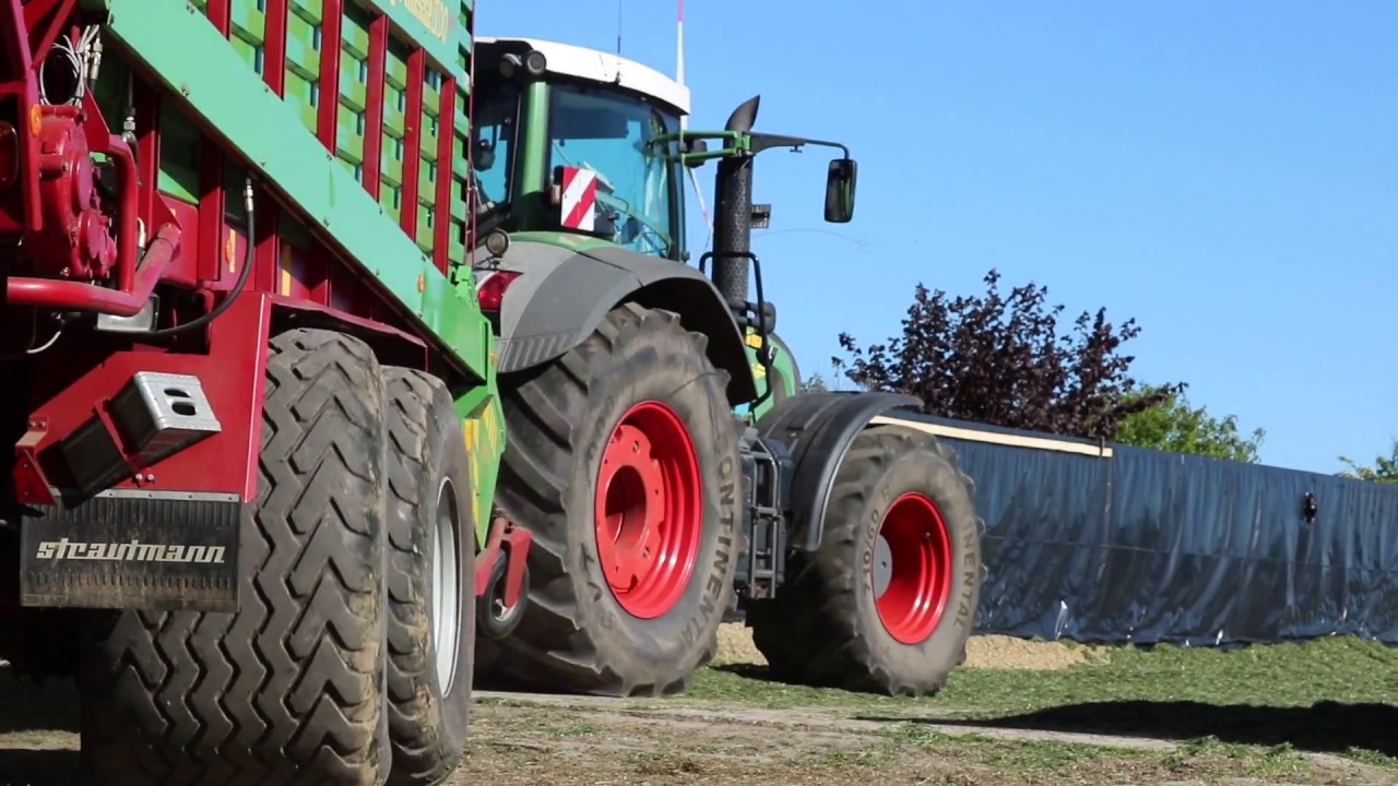 Gras sillieren 2018 mit Fendt 936 Vario und Strautmann Ladewagen