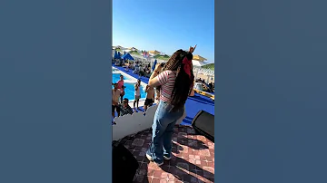 حفلة من العيار التقيل عبسلام يغني ورودي بترقص وشئلشه عامل جو 