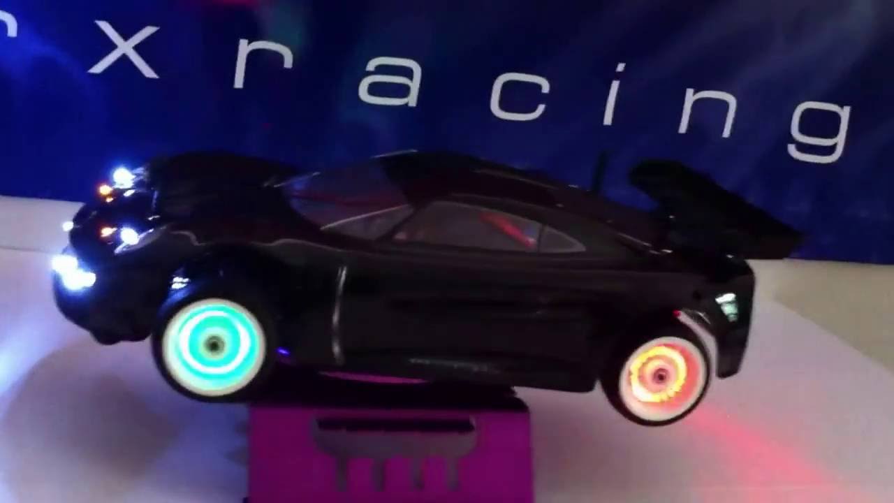 Luci e indicatori di direzione direttamente sul volante: il brevetto di