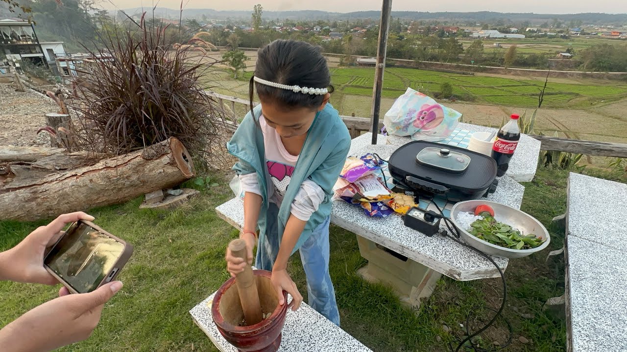 ถึงแล้วอ.ปัวลิงน้อยโชว์ฝีมือทำตำครั้งแรกกก!!