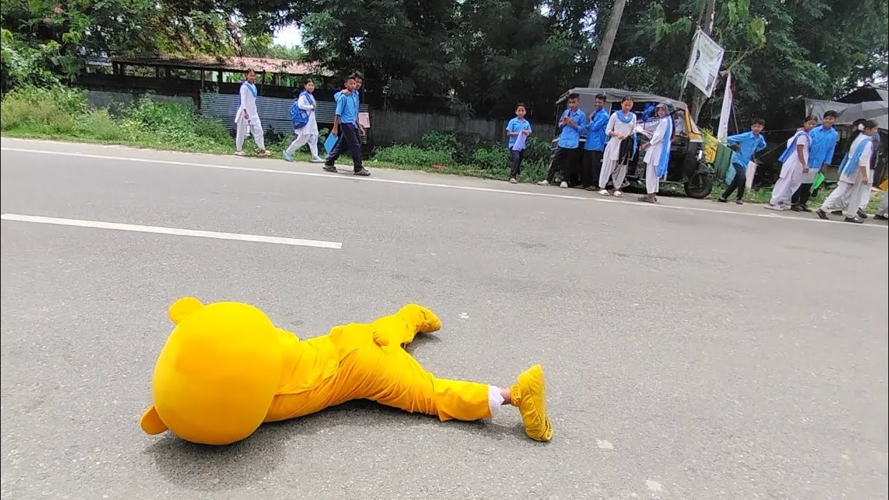 girls reaction teddy boy's 