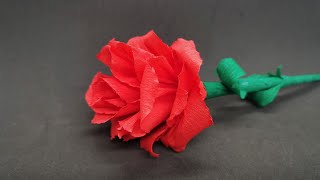 Rose aus Krepppapier basteln - DIY Papierrose basteln mit Papier