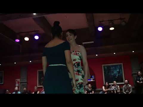 Corina Herrera & Ines Muzzopappa - "Trenzas" by Anibal Troilo 4/4 at MUY LUNES