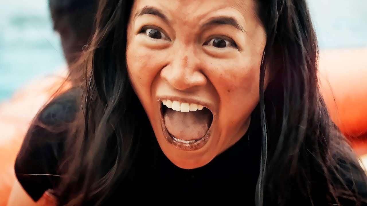 В пасти океана — Русский трейлер (2021) - YouTube