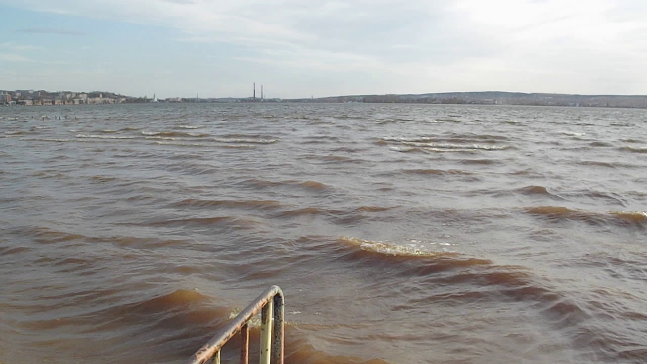 "Нынче ветрено и волны..." (2) Воткинский пруд, 5 октября 2015 - YouTube