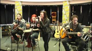 Halestorm - All I Wanna Do is Make Love to You (acoustic, cover, w /interview, 720p)