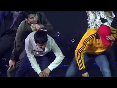 [EXO] 경수랑 세훈이 여기서 왜 웃은거야.. 궁금하니까 DM 줘...