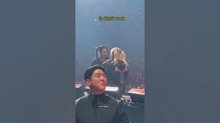 rosie accidentally throw her mic with jennie #blac...