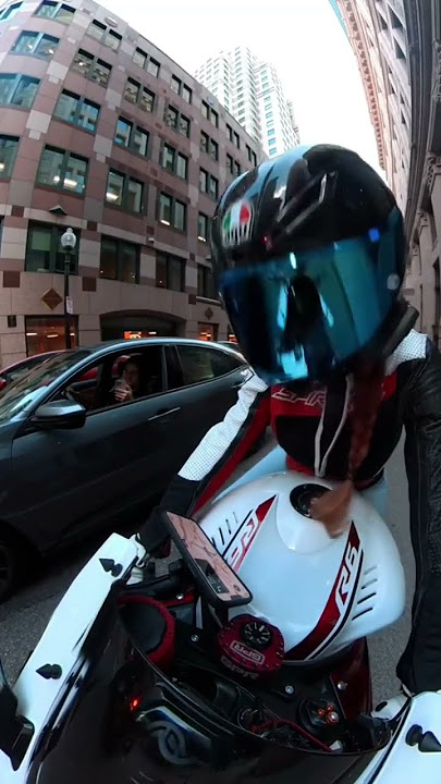 What would you do ? 🙃 #bikergirl #motorcycles #bikelover #bikelife #motorcycle