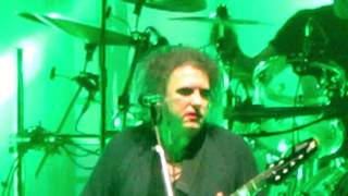 The Cure &#39; A Forest &#39; live from Wembley SSE Arena, London. 02.12.17