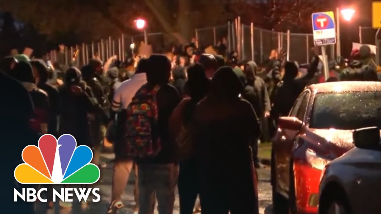 Police Clash With Protesters After Rally For Daunte Wright | NBC News NOW