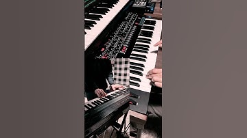 Queen Radio Ga Ga - synth bass arpeggio