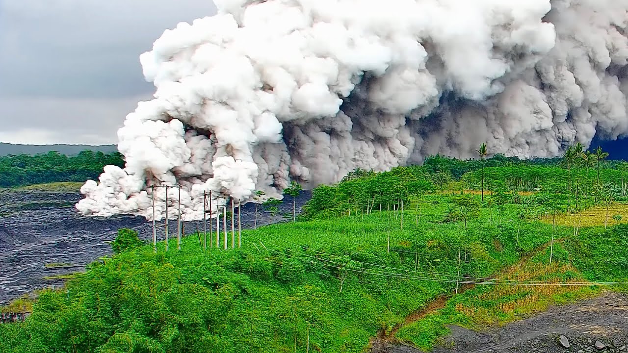 New Footage of Nov 19 Pyroclastic Flow from Semeru Volcano in Indonesia