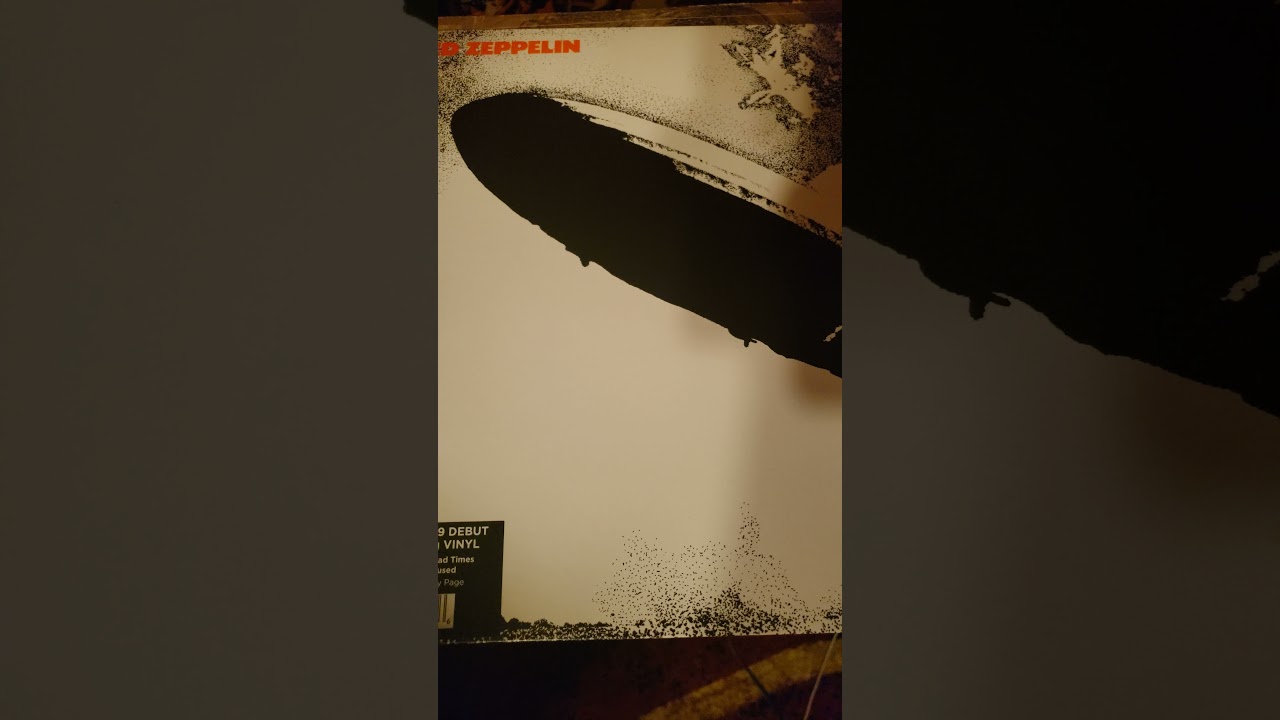 dynaudio special 40( mono sound) up close. led zeppelin 1969 album.I bet it sound crispy and right.