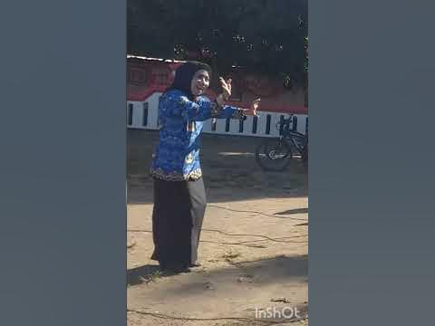 Dirijennya lincah banget bawakan lagu"ngapote" - YouTube