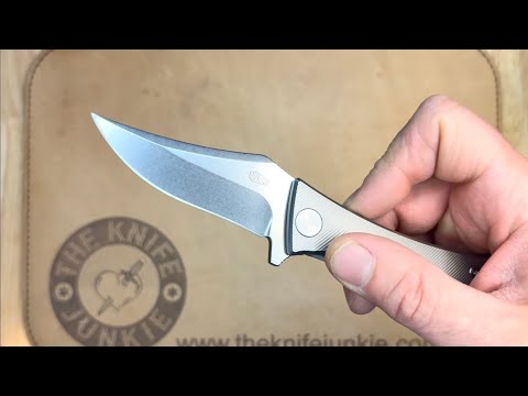 Auxiliary Manufacturing Pocket Bowie Frame Lock -- Up Close