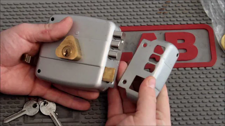 (168) CISA "La Nueva" Deadbolt -- Internal Workings (3 of 3)