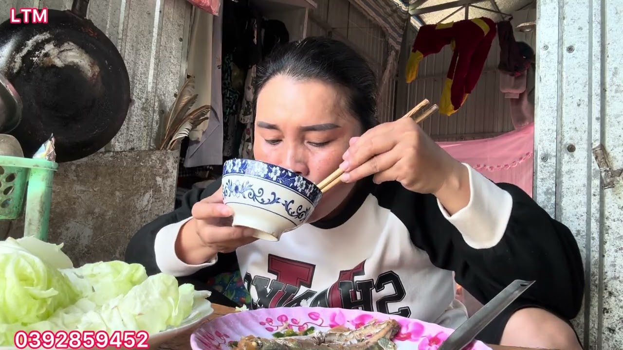 Buổi cơm sáng của em Loan