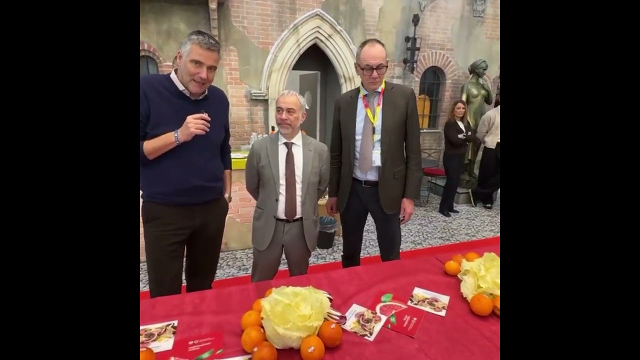 Nello stand di Veronamercato il radicchio Veneto incontra l'arancia rossa di Sicilia