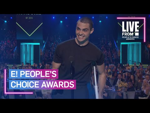 Noah Centineo's Message About Helping Others at E! PCAs | E! People’s Choice Awards