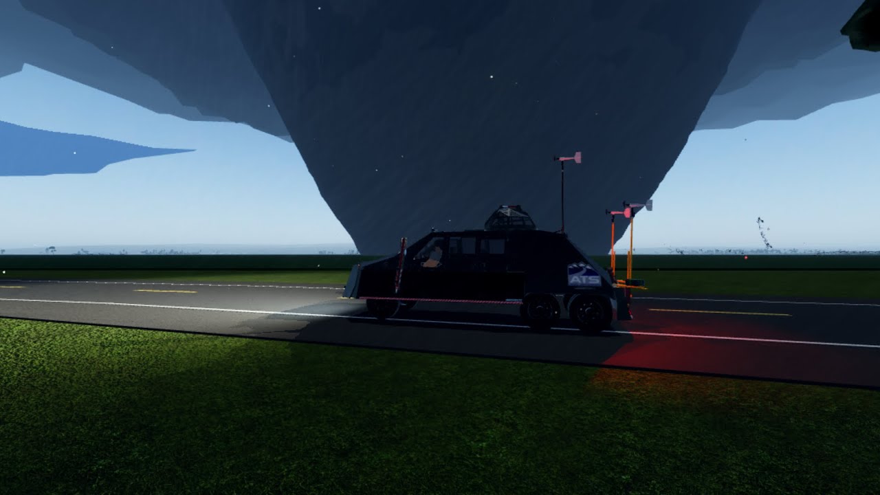 302 MPH tornado in Roblox Twisted! - YouTube
