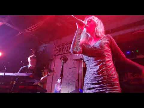 Jezabelle covers " Paris " - YouTube