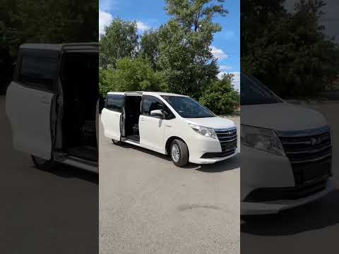 TOYOTA NOAH 2016