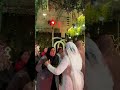 ام العروسه بتقول لبنتها فى فرحها اوعي تشيلي هم طول منا في ظهرك وكبرت ياما وانت سنداني 
