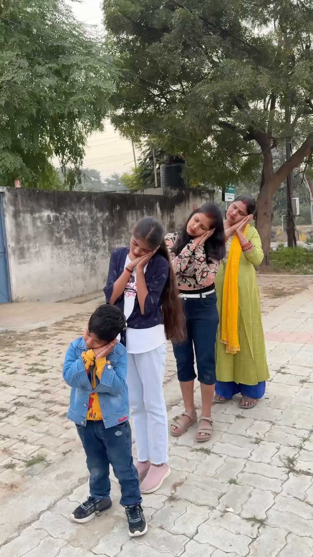 Lollipop khana kisko bahut pasand hai ?? #shorts #funny #comedy #funnyvideo #comedyshorts