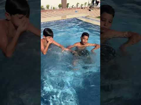 أطفال مزعجه جدا
