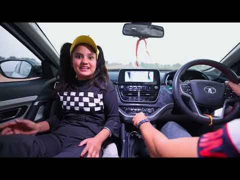 देखो इशू ने first driving करते हुए .गाड़ी को ठोक दिया🚗🚗