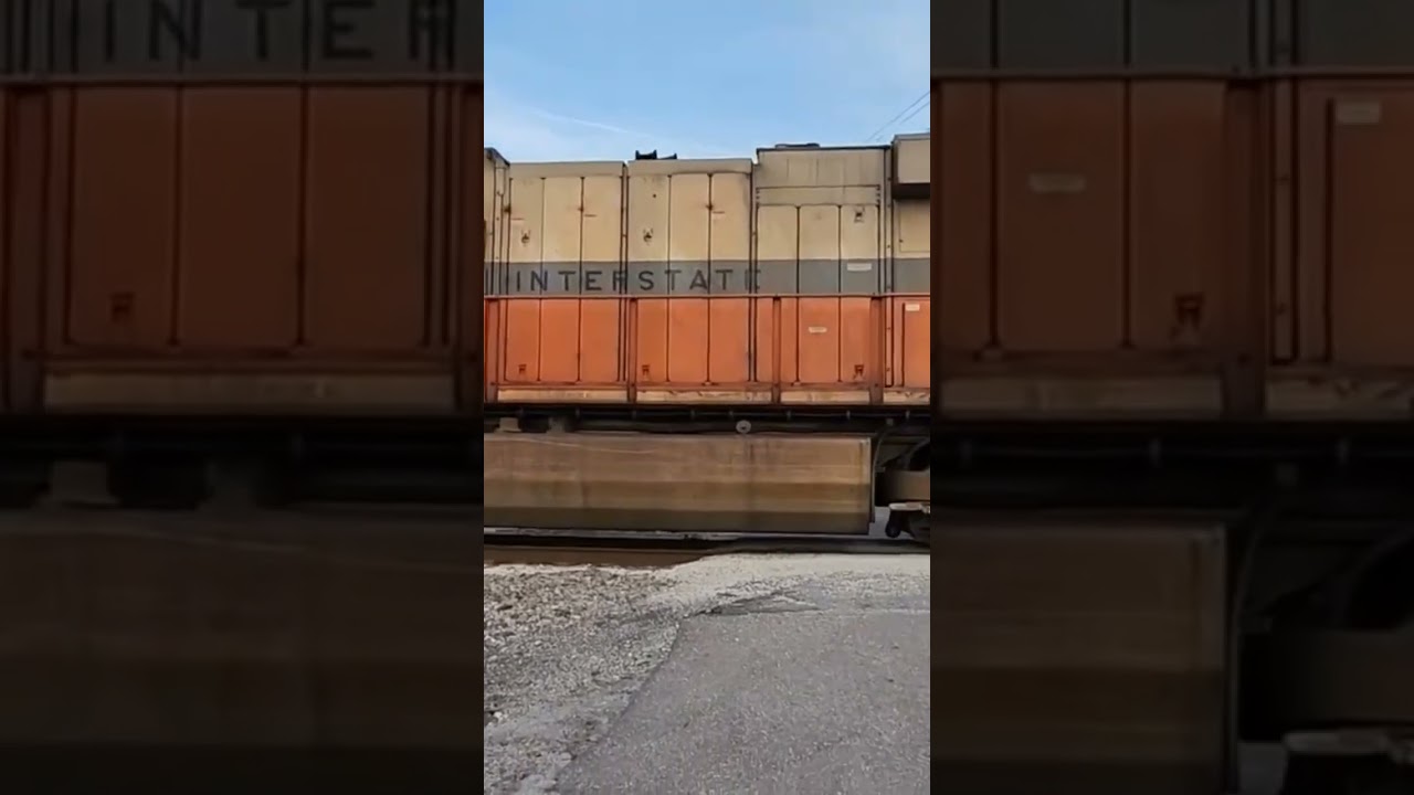 Norfolk Southern 8105 Interstate Heritage Unit on CSX M453 as a mid-train DPU. Lakeland, FL