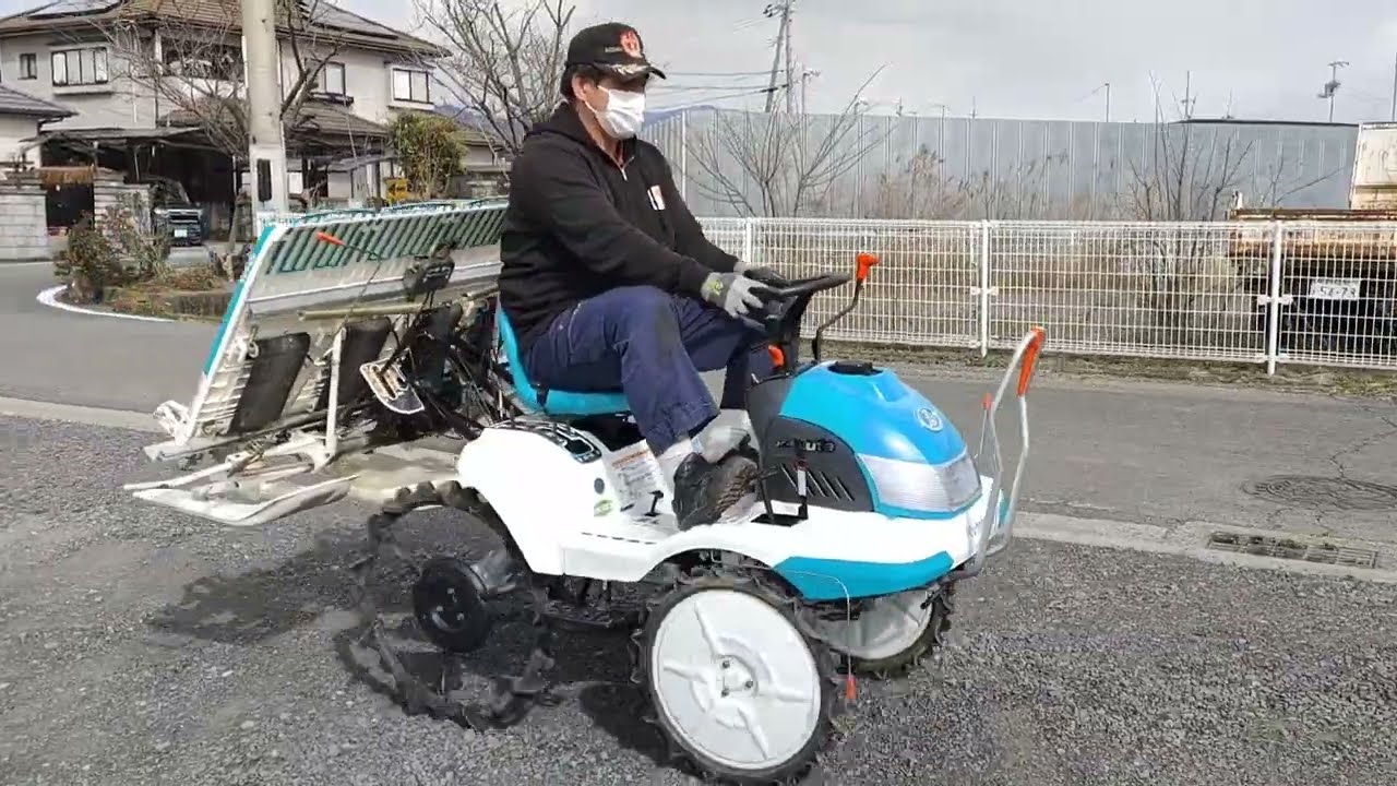 田植え機 4条植え JC4 cute クボタ 乗用田植機 JC4 Cute 4条植 - YouTube