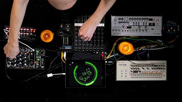 Improvised Techno Jam with c3n play one