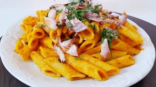 أسهل طريقة لتحضير معكرونة بصلصلة الطماطم و الطون les pâtes au thon à la sauce tomate