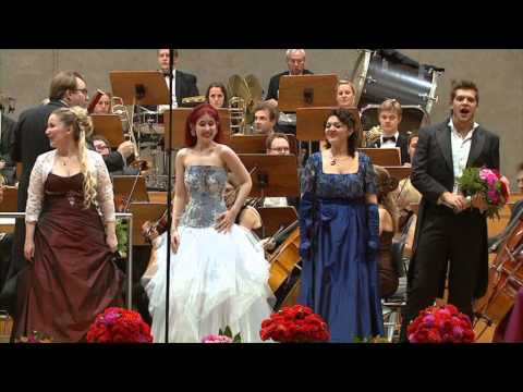 Champagnerarie aus der 🎉🎩 🍾 Fledermaus 🍾 von Johann Strauss