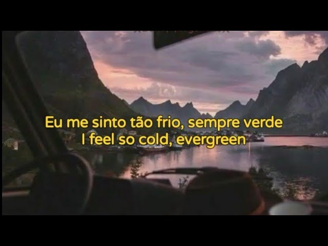 August Kamp feat. Joshua Bassett - Evergreen (Lyrics/Tradução/Legendado) class=